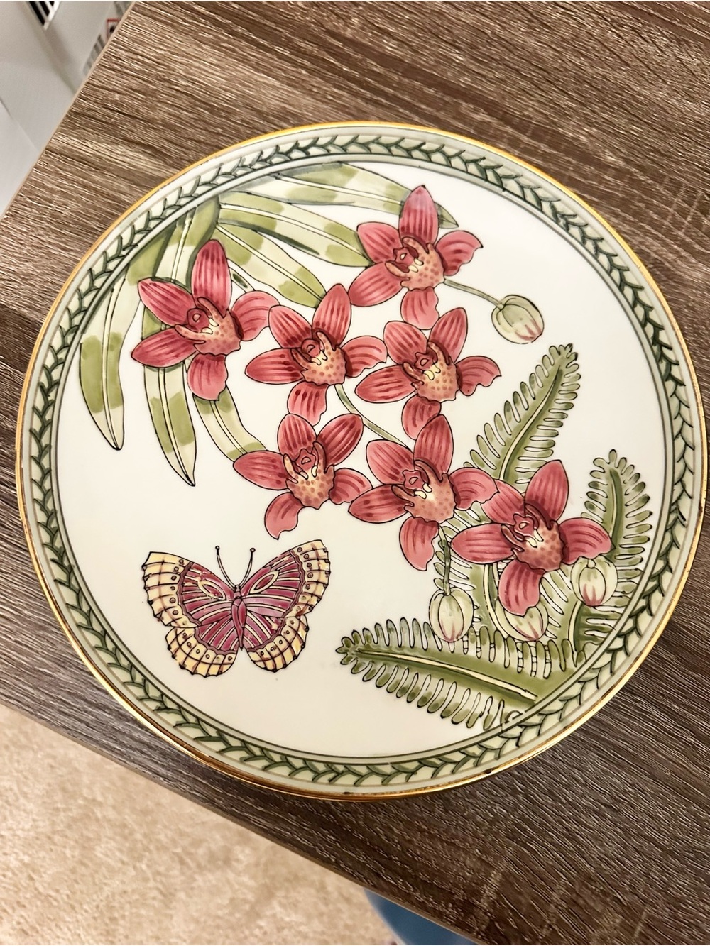 Andrea By Sadek White Ceramic Orchid Collection Plate with Green Medallion